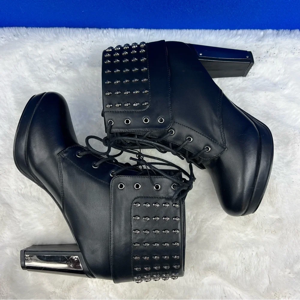 NWT |•HOT TOPIC•| Metal Heel Silver Studs Lace Up Rockstar Ankle Boots Size 9 - Picture 7 of 13